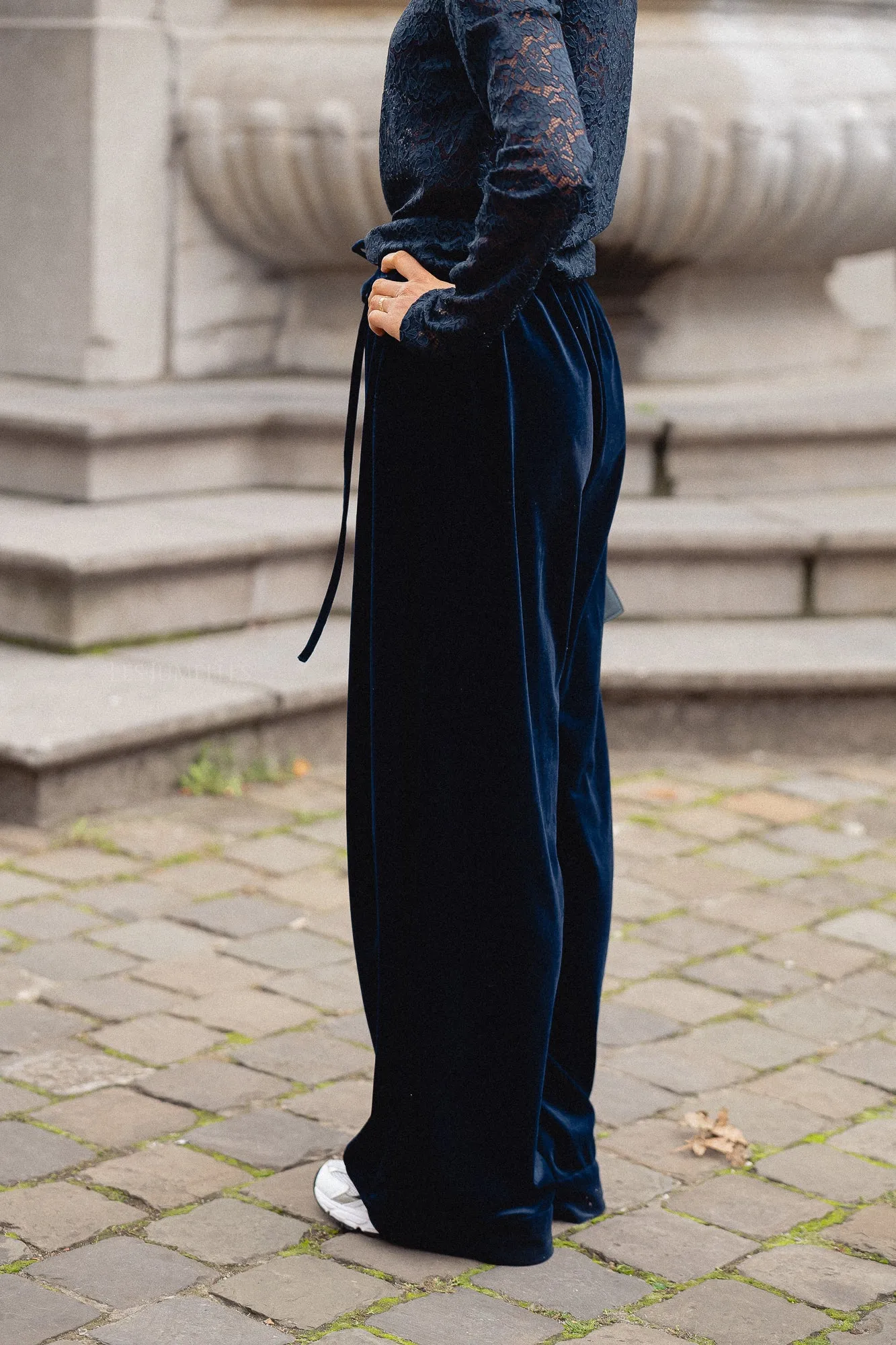 Veda velvet trousers navy